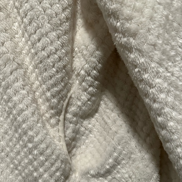 Eddie Bauer Pullover - Picture 4 of 4